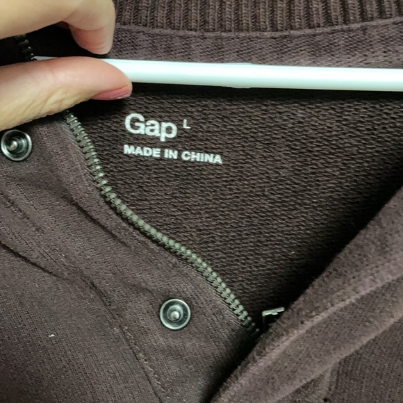 5/$25 Men’s Large Gap Sweater - Picture 3 of 3